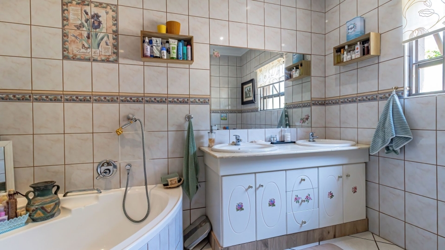 3 Bedroom Property for Sale in Boschdal North West